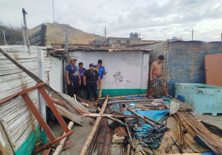 Tumbes fuerte oleaje afectó a viviendas en la localidad de Cancas