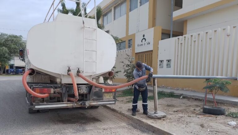 Veintiséis de Octubre Ministerio de Vivienda dispone el uso de cisternas para abastecer de agua a los centros de salud