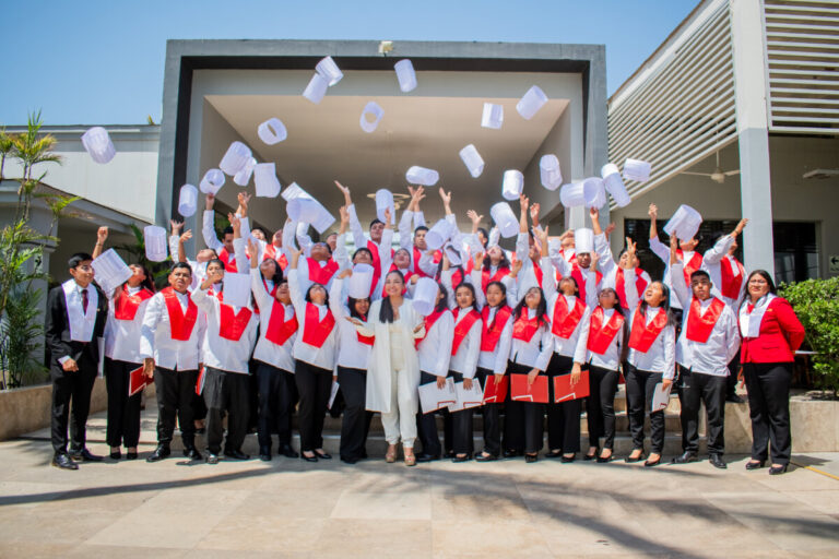 Ceturgh celebra la graduación de una generación que llevará la gastronomía piurana al mundo