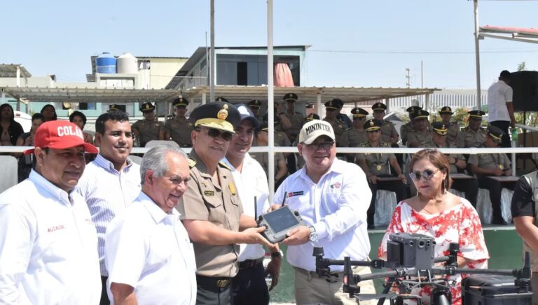 Ministro del Interior entrega drones a la Policía para fortalecer la seguridad en Piura