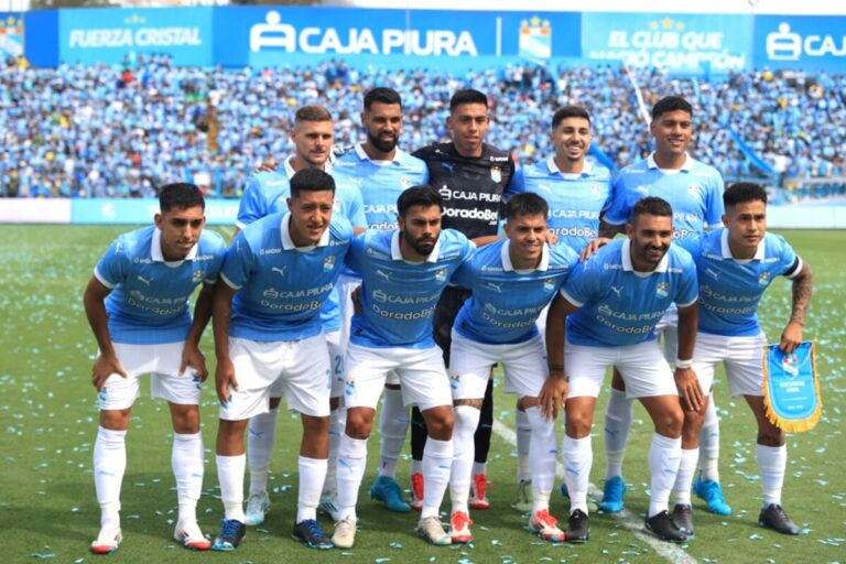 Sporting Cristal presentó su plantel 2025 en la 'Tarde Celeste'