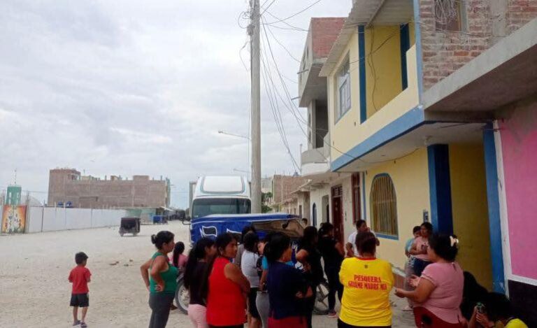 Niño de 2 años pierde la vida tras ser atropellado por combi en Parachique