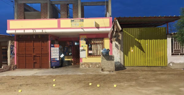 Extorsionadores disparan contra bodega en La Arena y exigen S/ 10 000 a una emprendedora