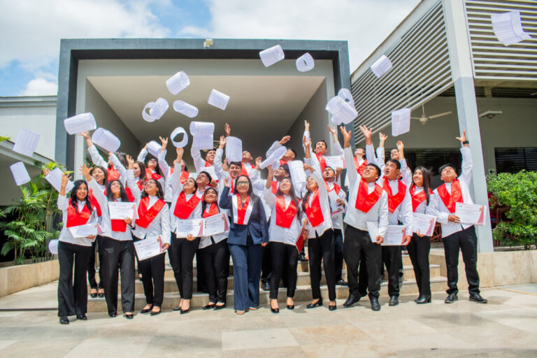 Ceturgh celebra la graduación de 28 nuevos chefs y destaca el éxito de sus egresados