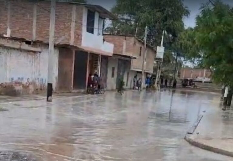 Castilla vecinos del A.H. Los Almendros piden la construcción de un badén para evitar inundaciones por lluvias