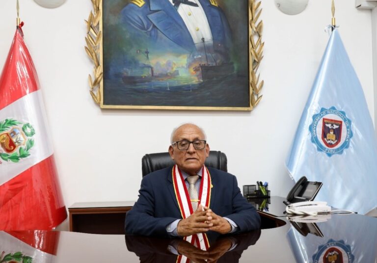 La Asamblea Universitaria prorroga mandato de Enrique Cáceres como rector de la UNP