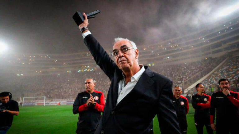Jorge Fossati regresa a Universitario con la mirada puesta en el tricampeonato
