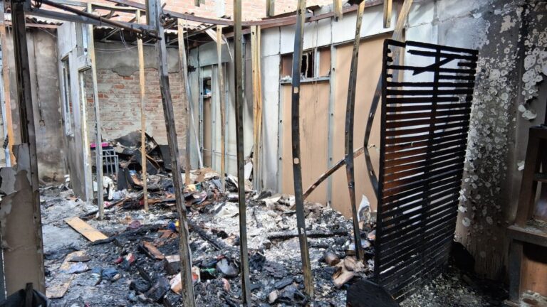 Piura: Familia pierde su vivienda en incendio ocurrido en la Urb. San José