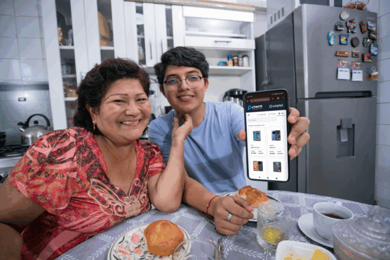 Checa tu equipo móvil: encuentra el celular que mamá necesita de manera más fácil