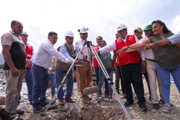Huancabamba colocan la primera piedra para la construcción de las defensas ribereñas en El Faique