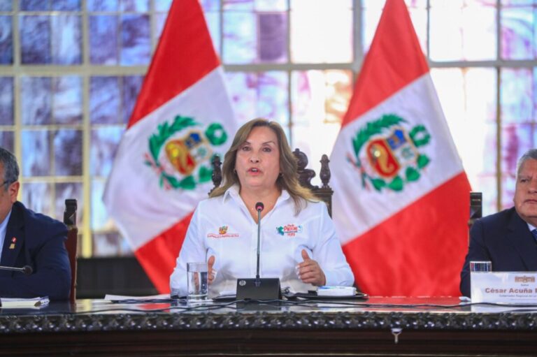 La Libertad presidenta Dina Boluarte declara toque de queda en Pataz