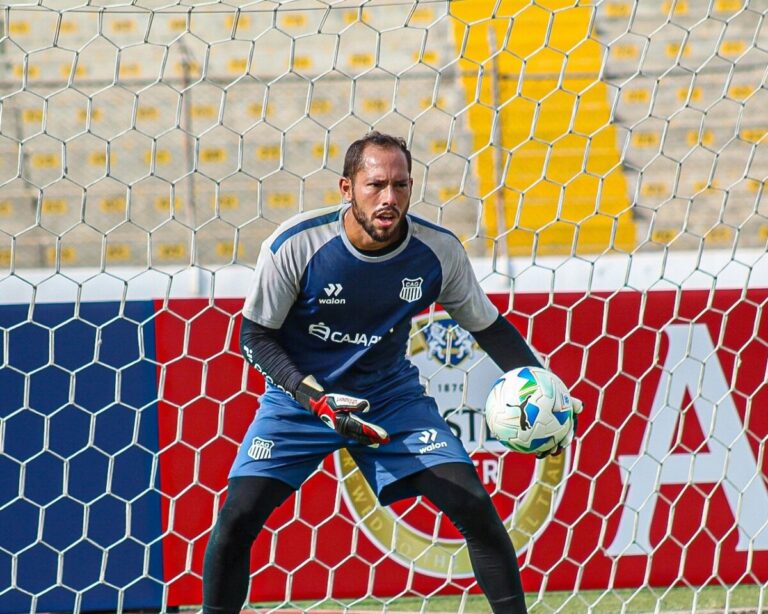 Patricio Álvarez “Debemos pasar la página y pensar en Gremio por la Copa Sudamericana”