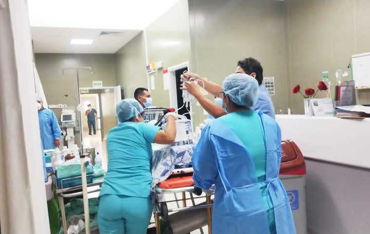 Sullana niña de 2 años y hombre de 58 fueron trasladados a Lima por emergencia médica