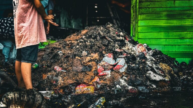 Incendio en Mercado San Miguel deja pérdidas valorizadas en más de un millón de soles