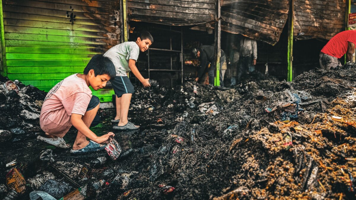 Incendio en Mercado San Miguel deja pérdidas valorizadas en más de un millón de soles