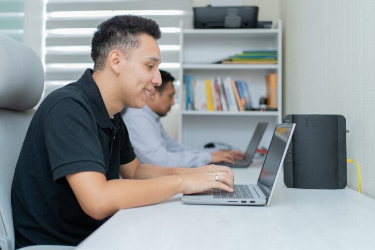 Conexiones de internet fijo crecieron cerca del 12 % al cierre del primer trimestre de 2025, según Osiptel