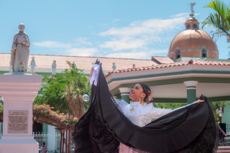 Descubre la historia de Daniela Villegas, joven campeona de marinera 2025