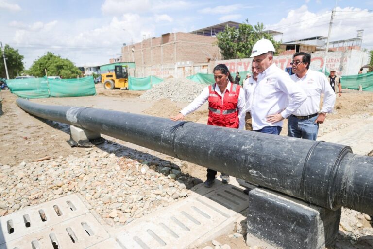 Piura: Ministerio de Vivienda traslada equipos de SAREs a almacén del PNSU para su resguardo y mantenimiento