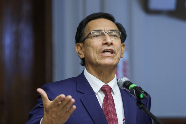 Fiscalía pide 15 años de prisión para Martín Vizcarra por presuntos sobornos