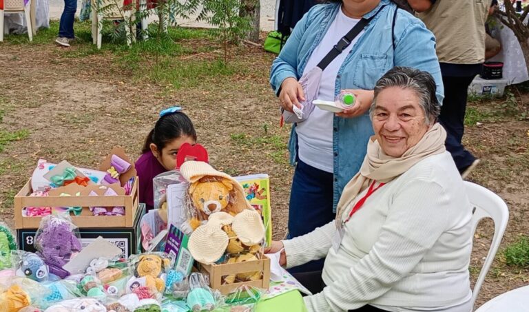 Piura: Adultos mayores muestran sus talentos en feria organizada por comité vecinal