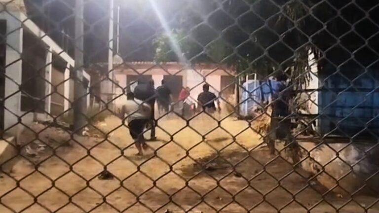 Jóvenes se enfrentan durante concierto de Armonía 10 en Sullana