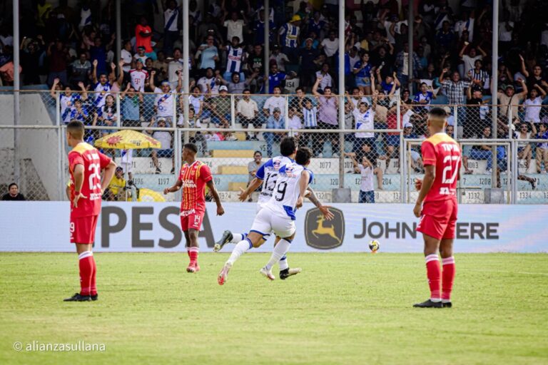 Alianza Atlético remonta y se impone 2-1 a Atlético Grau en el Clásico de Piura