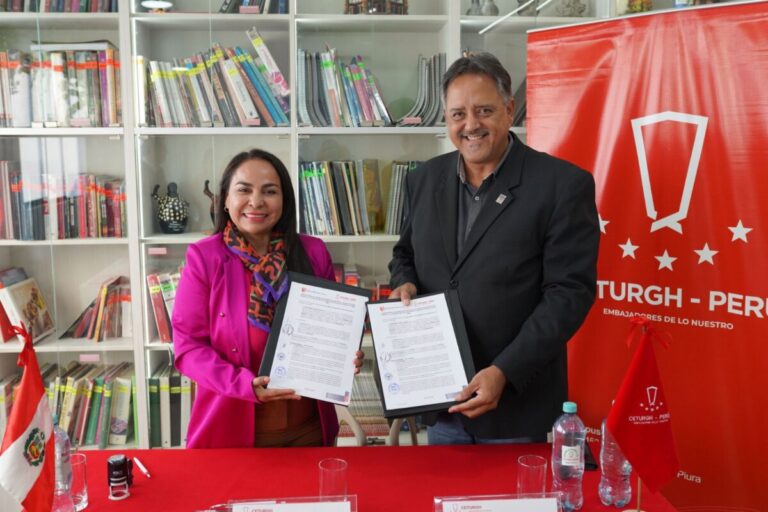 UCV Piura y CETURGH Perú firman convenio para impulsar la formación de sus estudiantes
