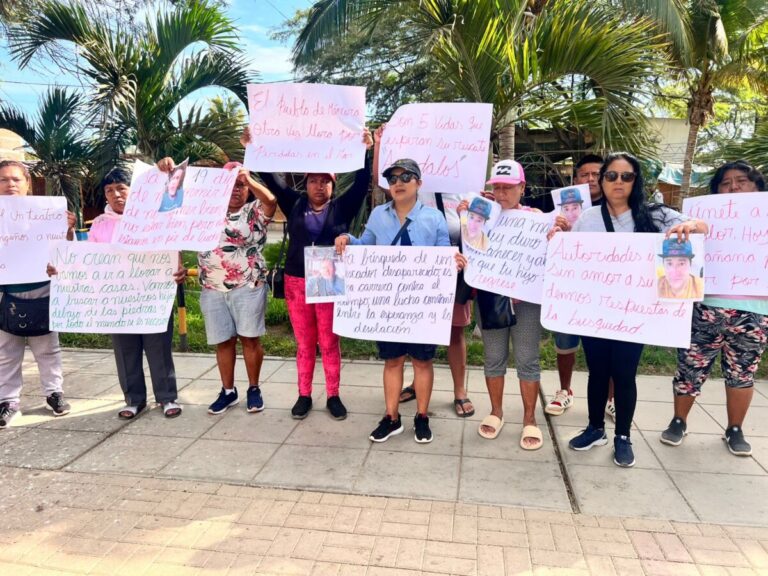 Máncora familiares de pescadores desaparecidos piden iniciar búsqueda aérea para hallarlos