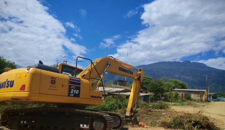 Piura inician los trabajos de descolmatación del canal Chipillico en Las Lomas
