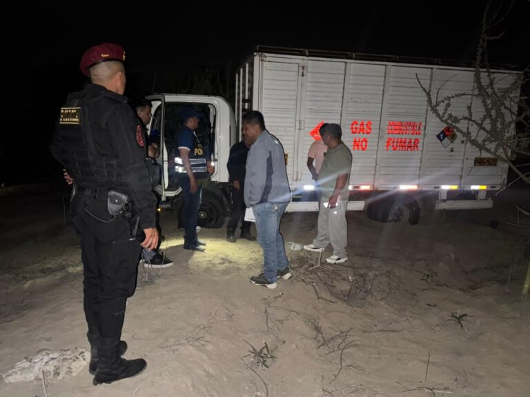 Recuperan camión distribuidor de gas que fue robado en la carretera Piura-Sullana