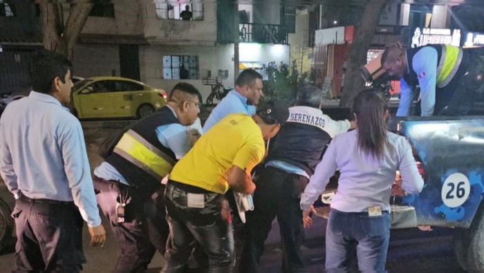 Serenazgo de Piura auxilia a ciudadano ecuatoriano descompensado en tienda comercial
