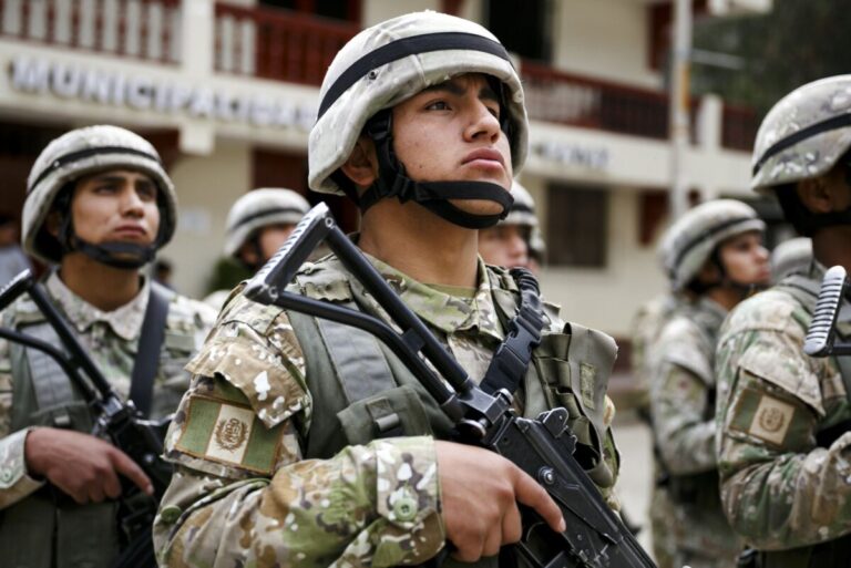Gobierno oficializa incremento salarial para personal de las Fuerzas Armadas y PNP desde julio 2025