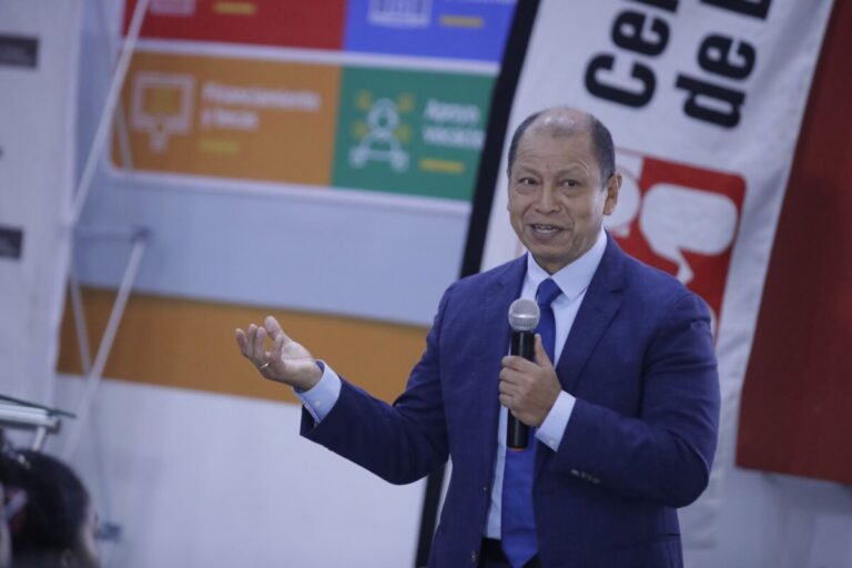Gobierno proyecta 50% de formalidad laboral en Perú para el año 2040