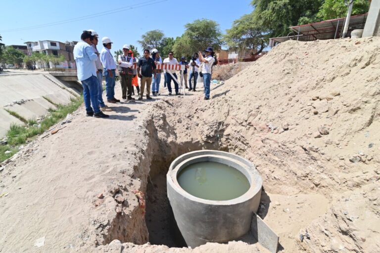 Municipalidad de Piura supervisa pruebas hidráulicas en obra de saneamiento en Almirante Miguel Grau