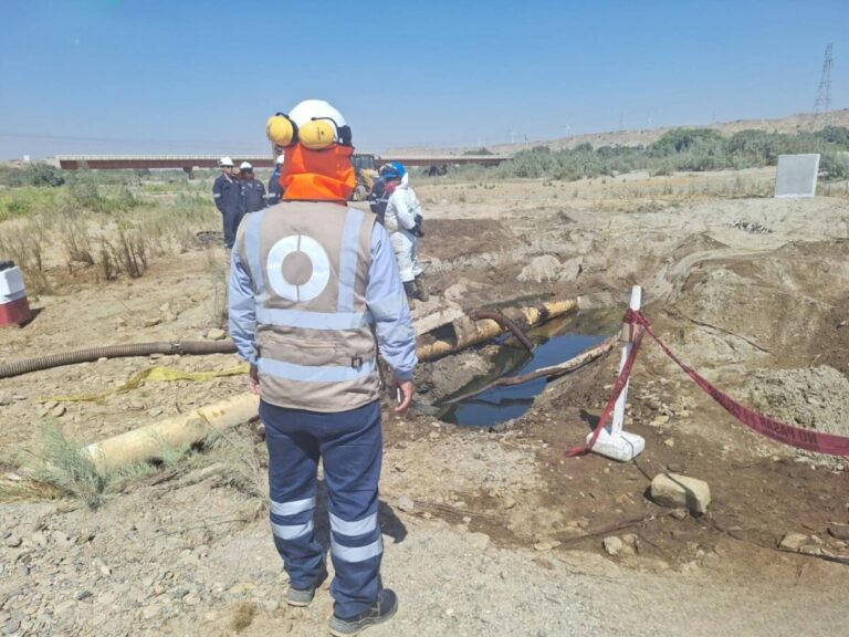 OEFA supervisa derrame de petróleo en Refinería Talara y evalúa daños