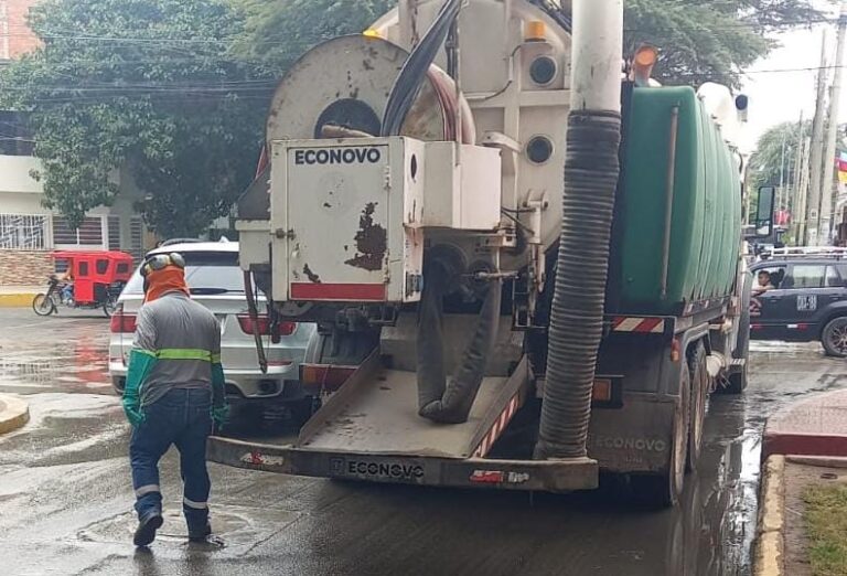 EPS Grau limpia más de medio kilómetro de redes en centro de Piura