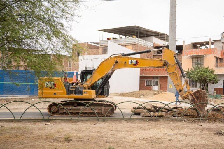 Cambio de redes de agua y alcantarillado en la Av. Sullana retrasará obra de pistas y veredas por 15 días