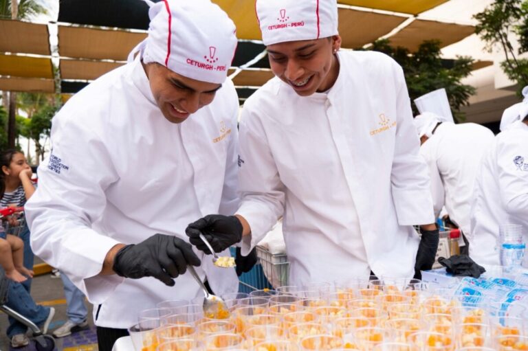 Chef Flores de Ceturgh Perú “Hablar de cebiche es hablar de historia”