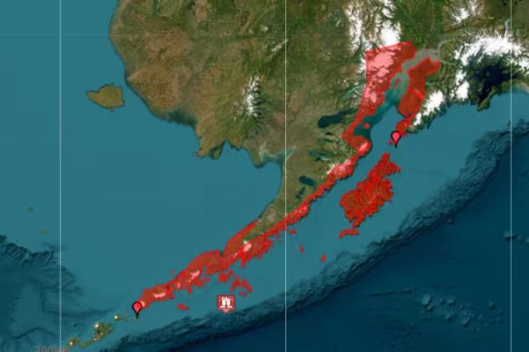 Terremoto de magnitud 7,3 sacude la costa de Alaska y activa alerta de tsunami