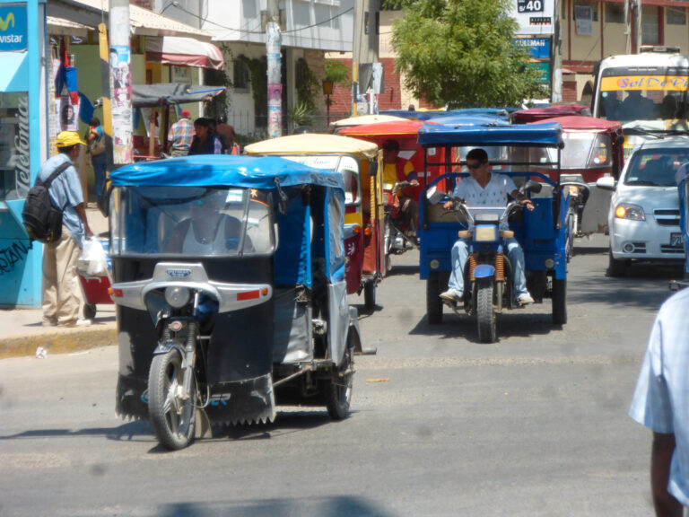 MTC aprueba reglamento de mototaxis: chaleco con placa y nuevos requisitos para conductores