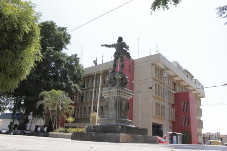 Inseguridad en Piura: hurtan laptops y televisor frente al Poder Judicial