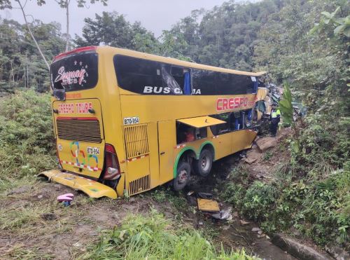 Trágico vuelco de bus en Cusco deja tres fallecidos y decenas de heridos