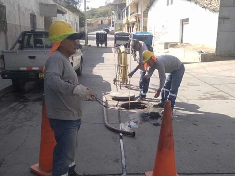 EPS Grau ejecuta limpieza de alcantarillado en diversos puntos de Chulucanas