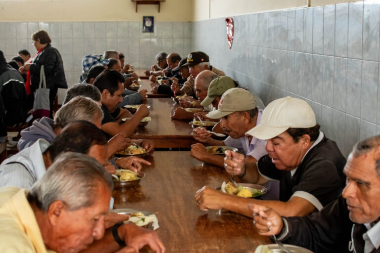 Puchero franciscano: conoce sobre la tradición solidaria que alimenta a los más necesitados