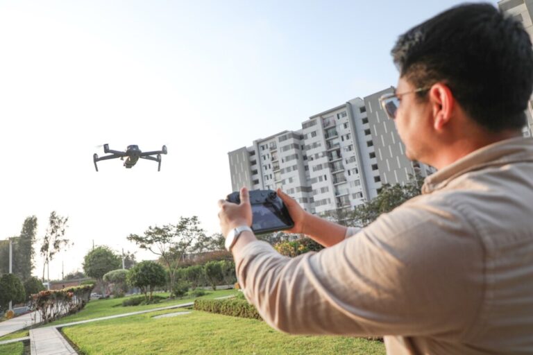 Acreditación para pilotos de drones en Perú: requisitos y pasos para obtenerla