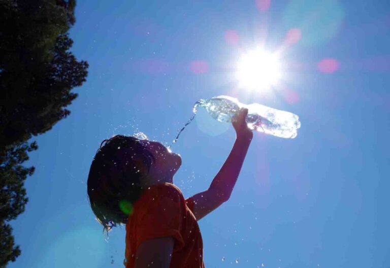 Golpe de calor en niños: cómo detectarlo y actuar a tiempo