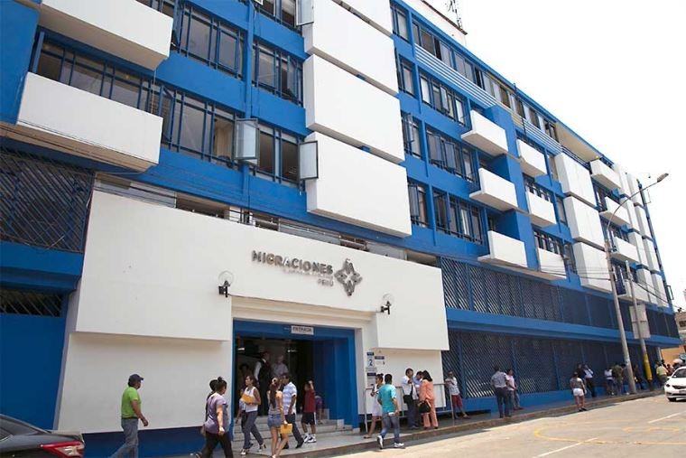 Nueva ley exige 5 años de residencia e ingresos mínimos de S/ 4 400 para acceder a la nacionalidad peruana