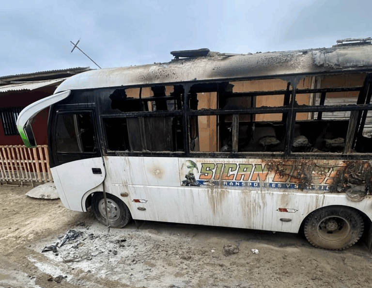 Fiscalía de Piura investiga explosión de bus de transporte público por presunto delito de extorsión