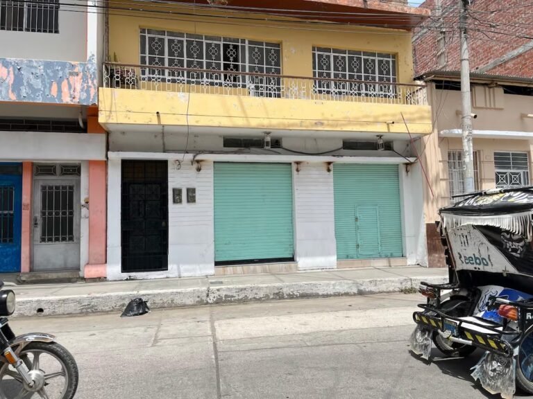 Delincuentes roban tienda de accesorios para bebés en pleno centro de Sullana