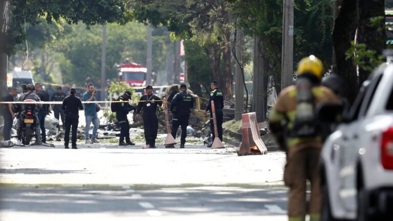 Colombia: explosión con carro bomba cerca de base aérea en Cali deja cinco muertos y 36 heridos